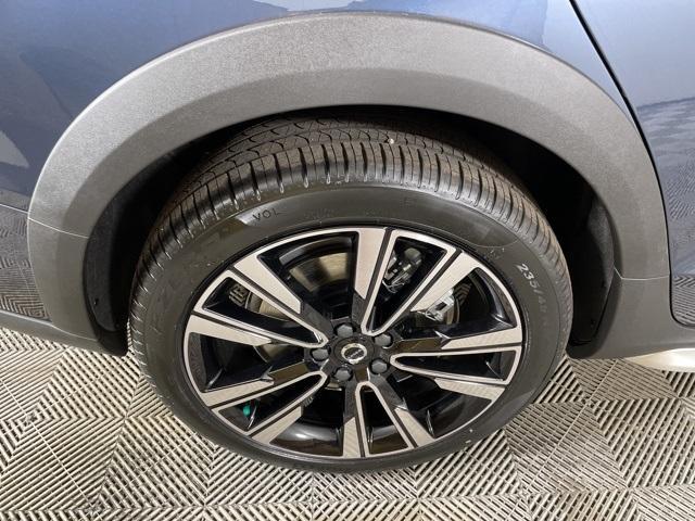 new 2025 Volvo V60 Cross Country car, priced at $58,025