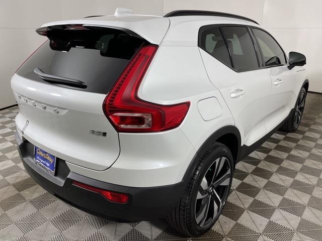 new 2025 Volvo XC40 car, priced at $49,950