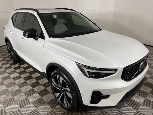 new 2025 Volvo XC40 car, priced at $49,950