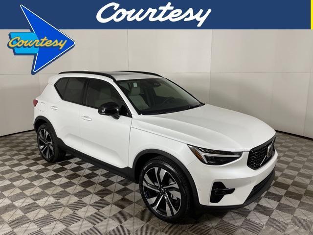 new 2025 Volvo XC40 car, priced at $49,950