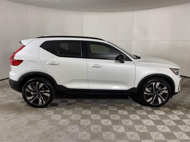 new 2025 Volvo XC40 car, priced at $49,950