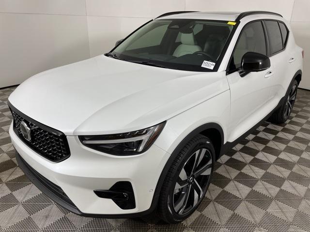 new 2025 Volvo XC40 car, priced at $49,950