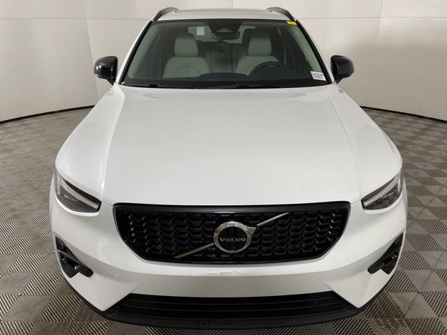 new 2025 Volvo XC40 car, priced at $49,950