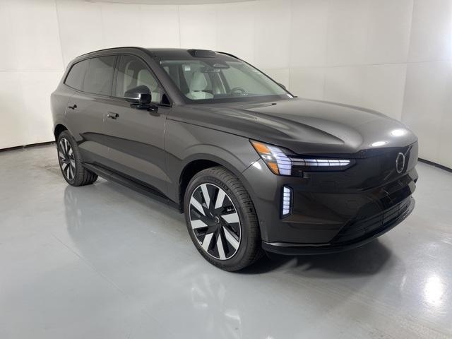 new 2025 Volvo EX90 car, priced at $91,235