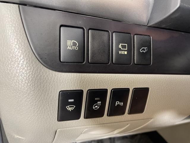 used 2018 Toyota Highlander Hybrid car, priced at $25,500