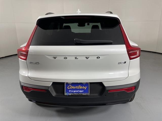 new 2025 Volvo XC40 car, priced at $45,810