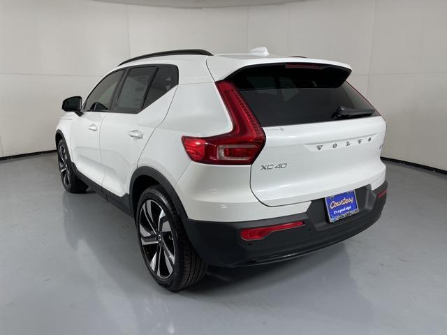 new 2025 Volvo XC40 car, priced at $45,810