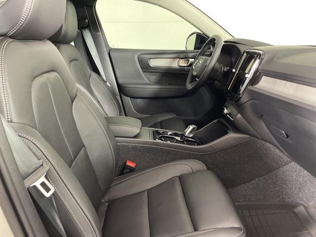 new 2025 Volvo XC40 car, priced at $45,810