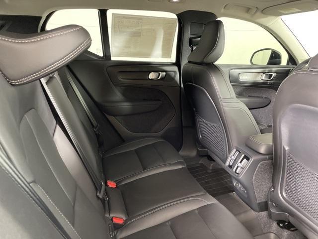 new 2025 Volvo XC40 car, priced at $45,810
