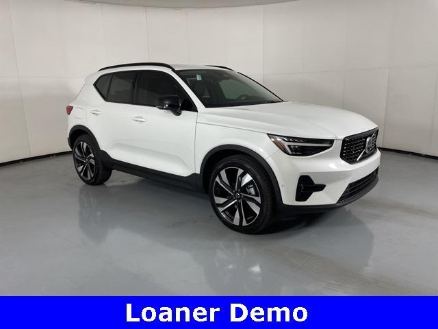 new 2025 Volvo XC40 car, priced at $47,810