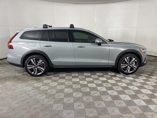 new 2025 Volvo V60 Cross Country car, priced at $56,480