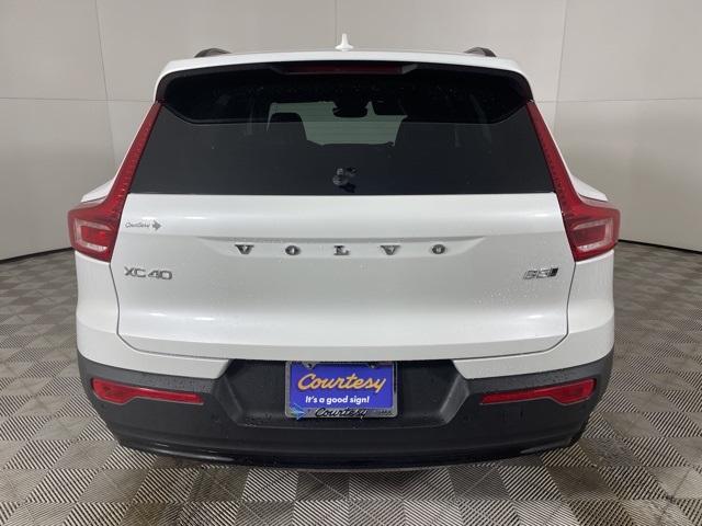 new 2025 Volvo XC40 car, priced at $50,015