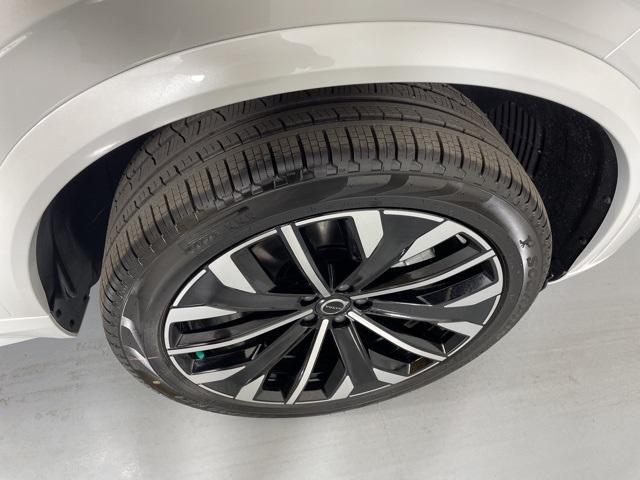 new 2025 Volvo XC90 car, priced at $64,555