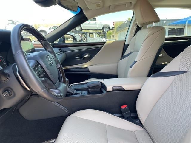 used 2019 Lexus ES 300h car, priced at $31,500