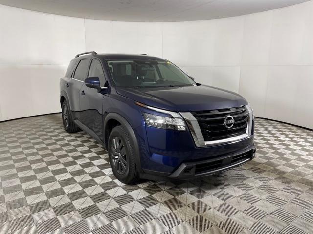 used 2022 Nissan Pathfinder car, priced at $25,000