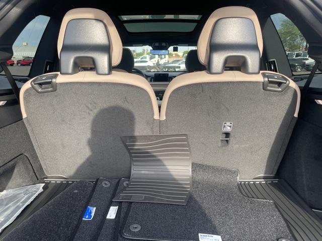 new 2025 Volvo XC90 car, priced at $66,030