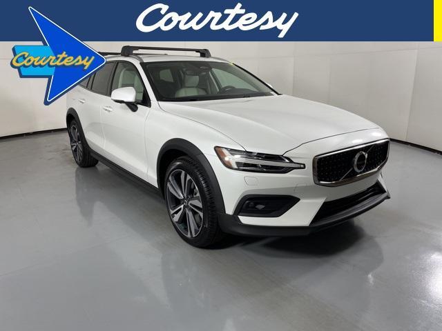 new 2026 Volvo V60 Cross Country car