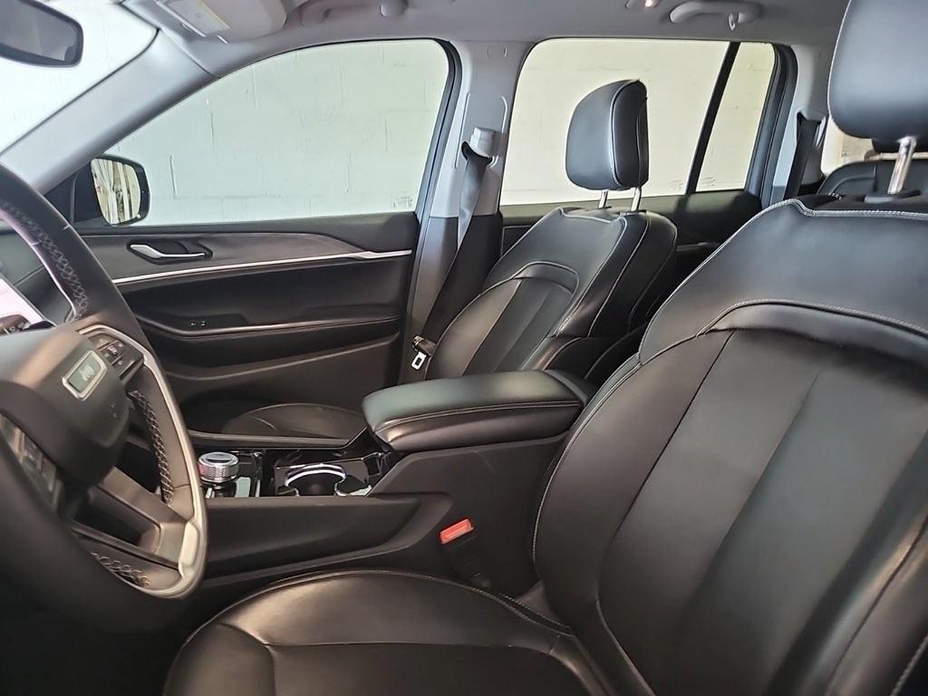 used 2023 Jeep Grand Cherokee car, priced at $29,000