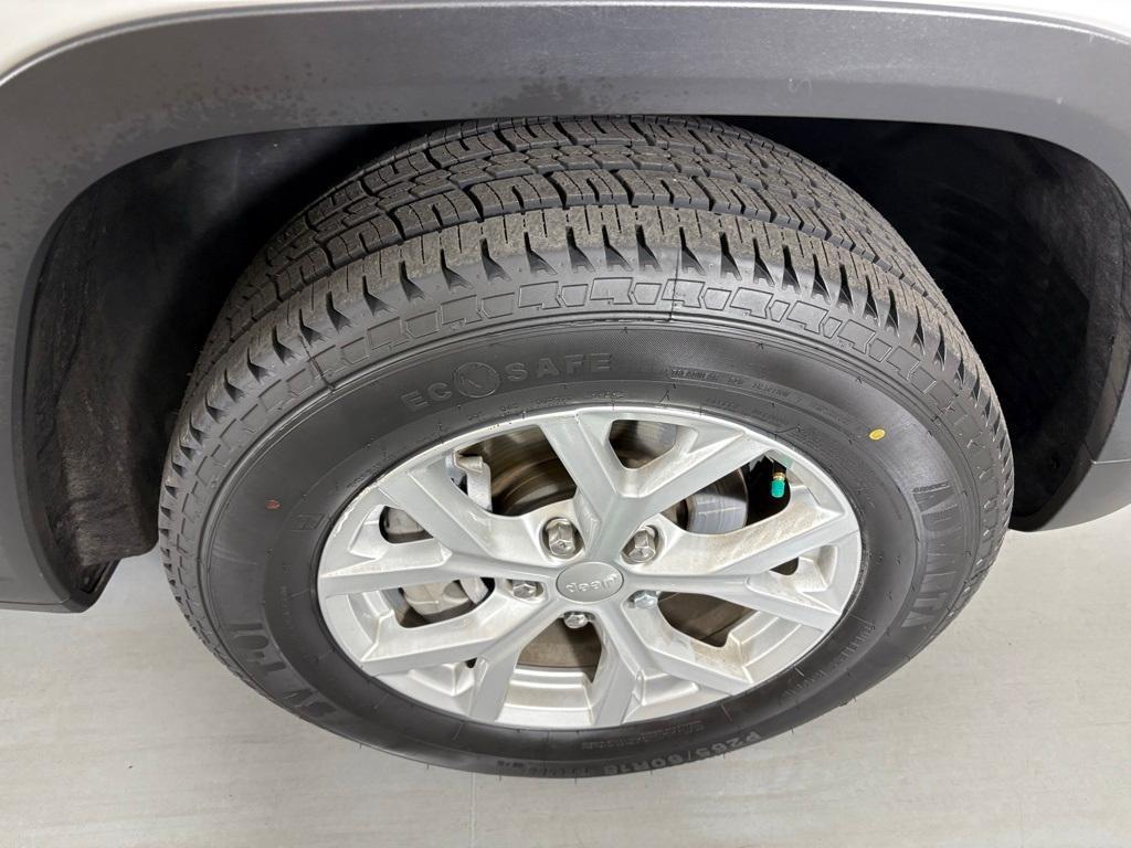 used 2023 Jeep Grand Cherokee car, priced at $26,500