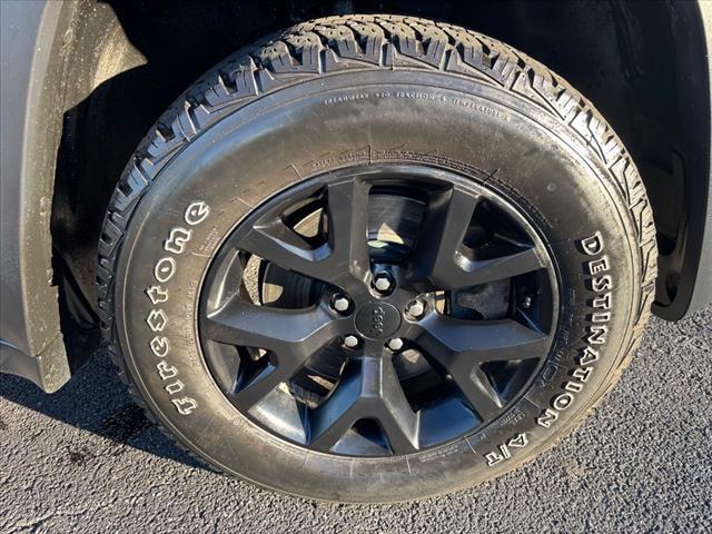 used 2016 Jeep Cherokee car, priced at $14,990