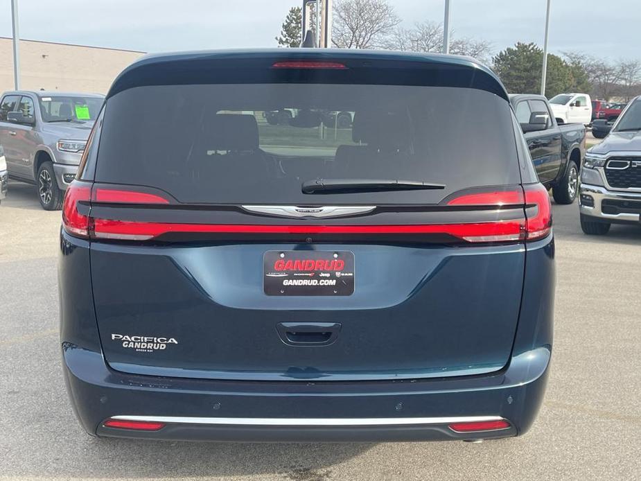 new 2025 Chrysler Pacifica car, priced at $43,721