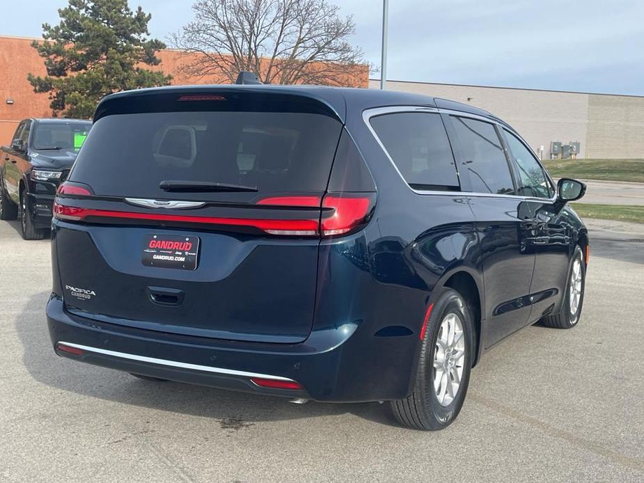 new 2025 Chrysler Pacifica car, priced at $43,721