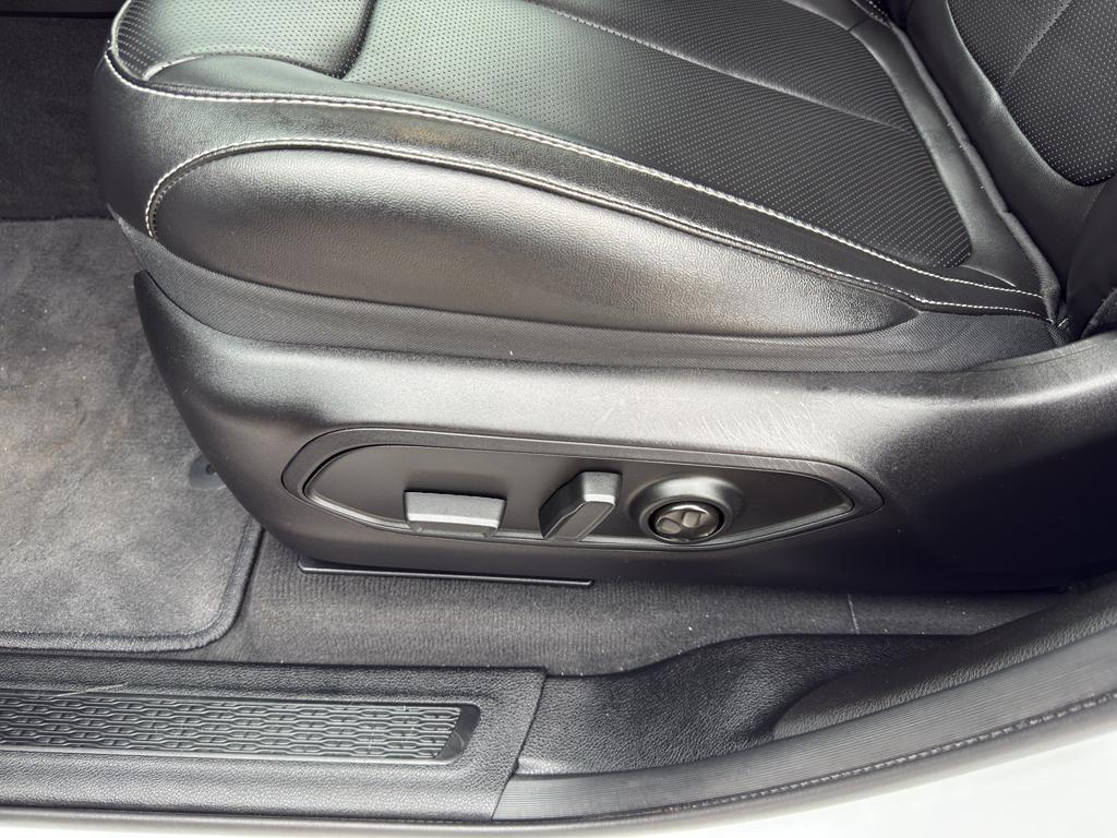 used 2023 Jeep Grand Cherokee car, priced at $36,795
