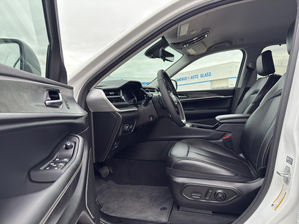 used 2023 Jeep Grand Cherokee car, priced at $36,795