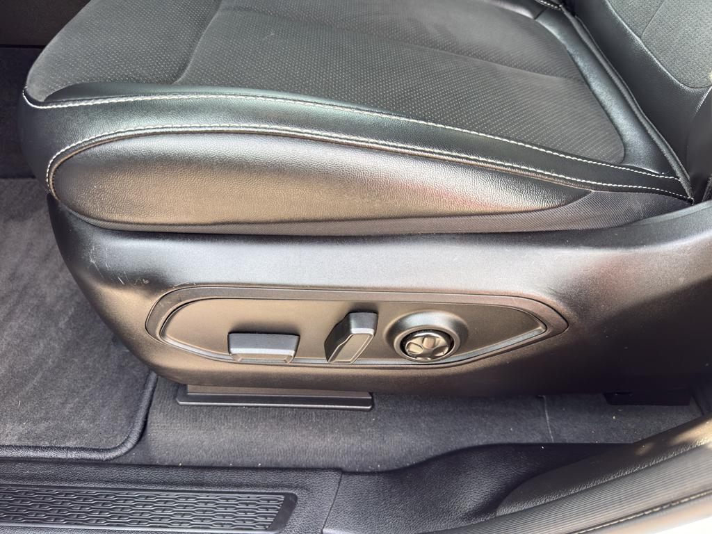 used 2024 Jeep Grand Cherokee car, priced at $34,295