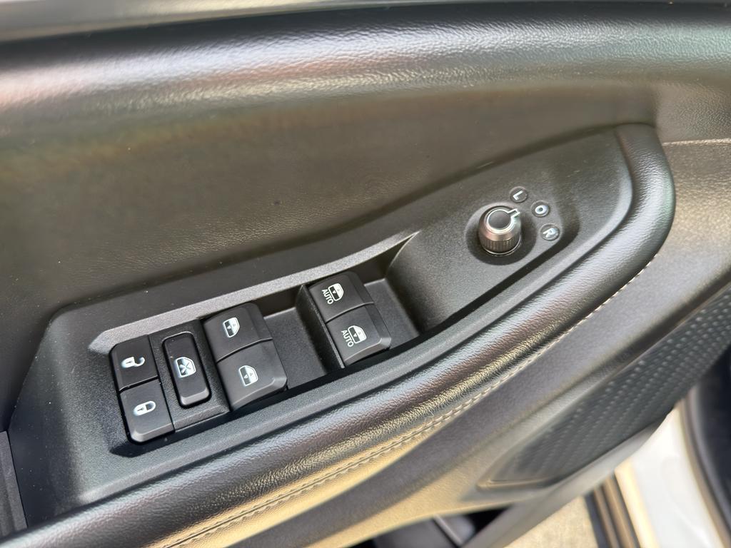 used 2024 Jeep Grand Cherokee car, priced at $34,295