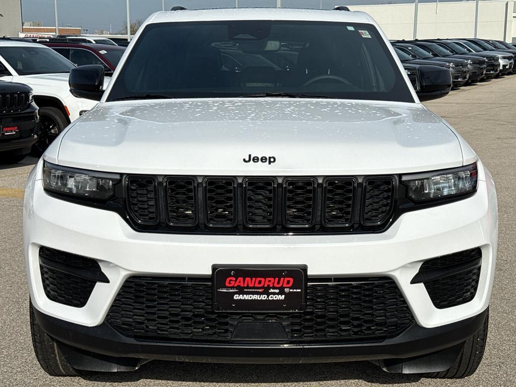 used 2024 Jeep Grand Cherokee car, priced at $34,295