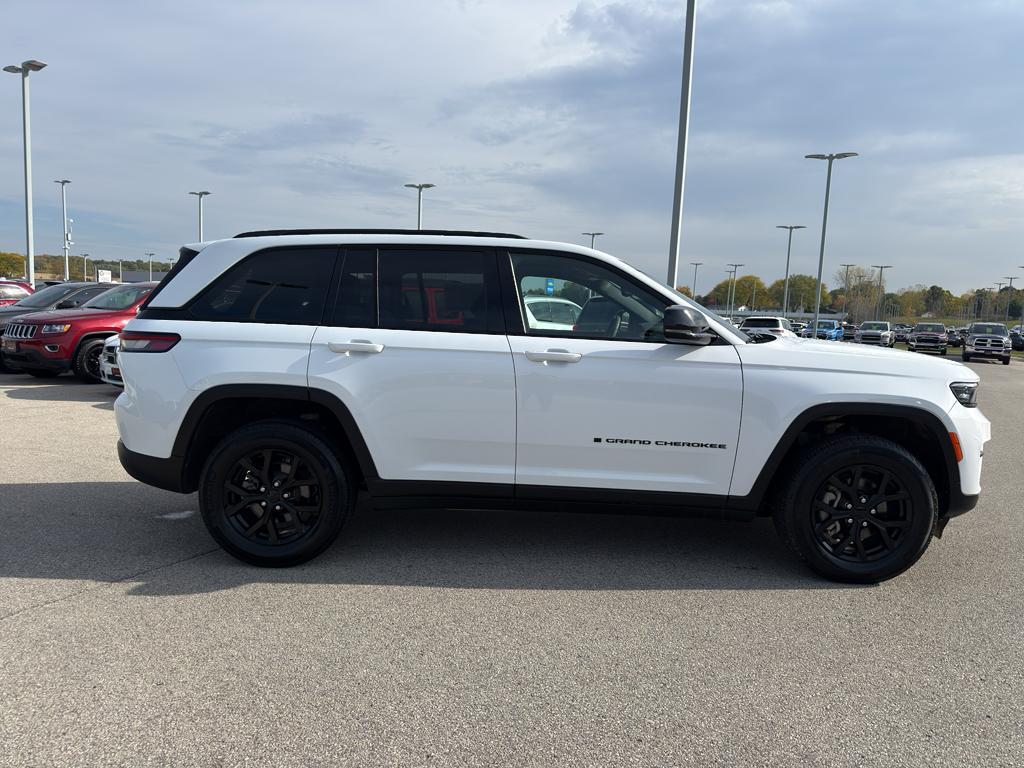 used 2024 Jeep Grand Cherokee car, priced at $34,295