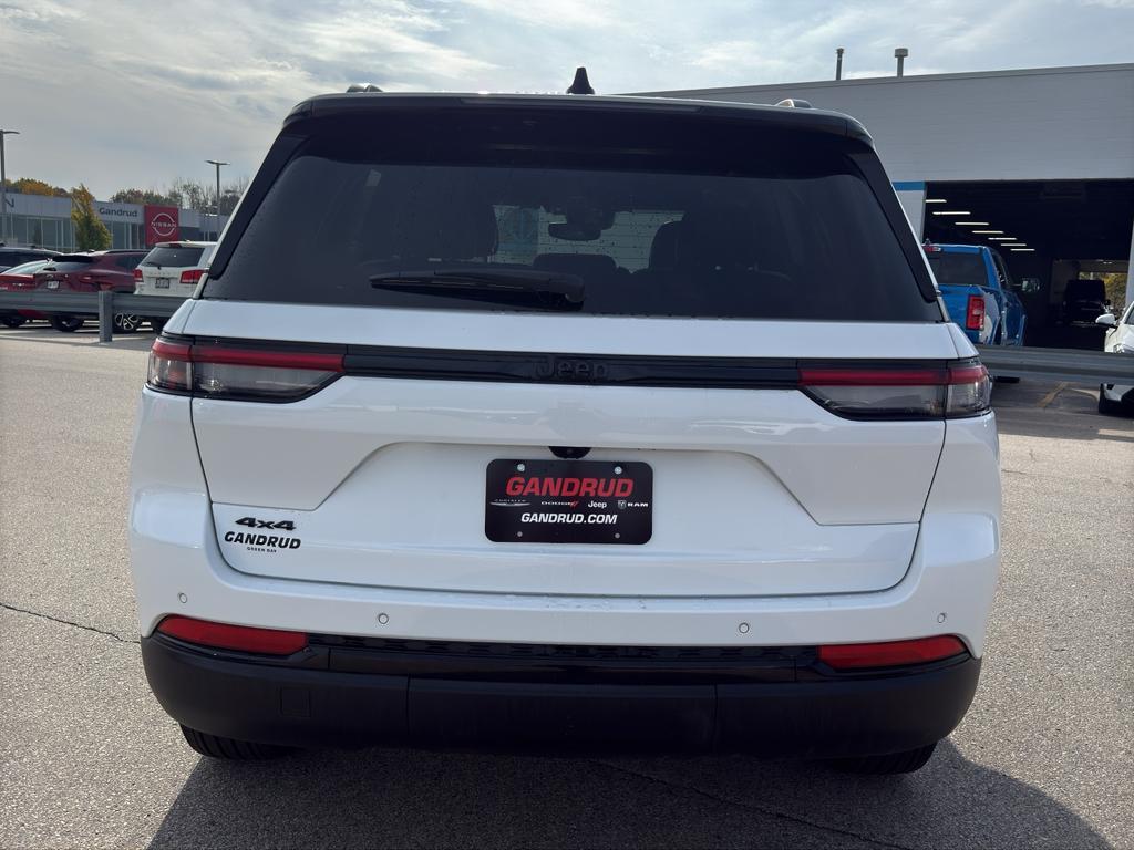 used 2024 Jeep Grand Cherokee car, priced at $34,295