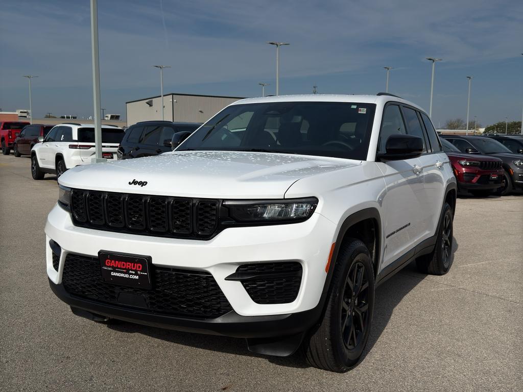 used 2024 Jeep Grand Cherokee car, priced at $34,295