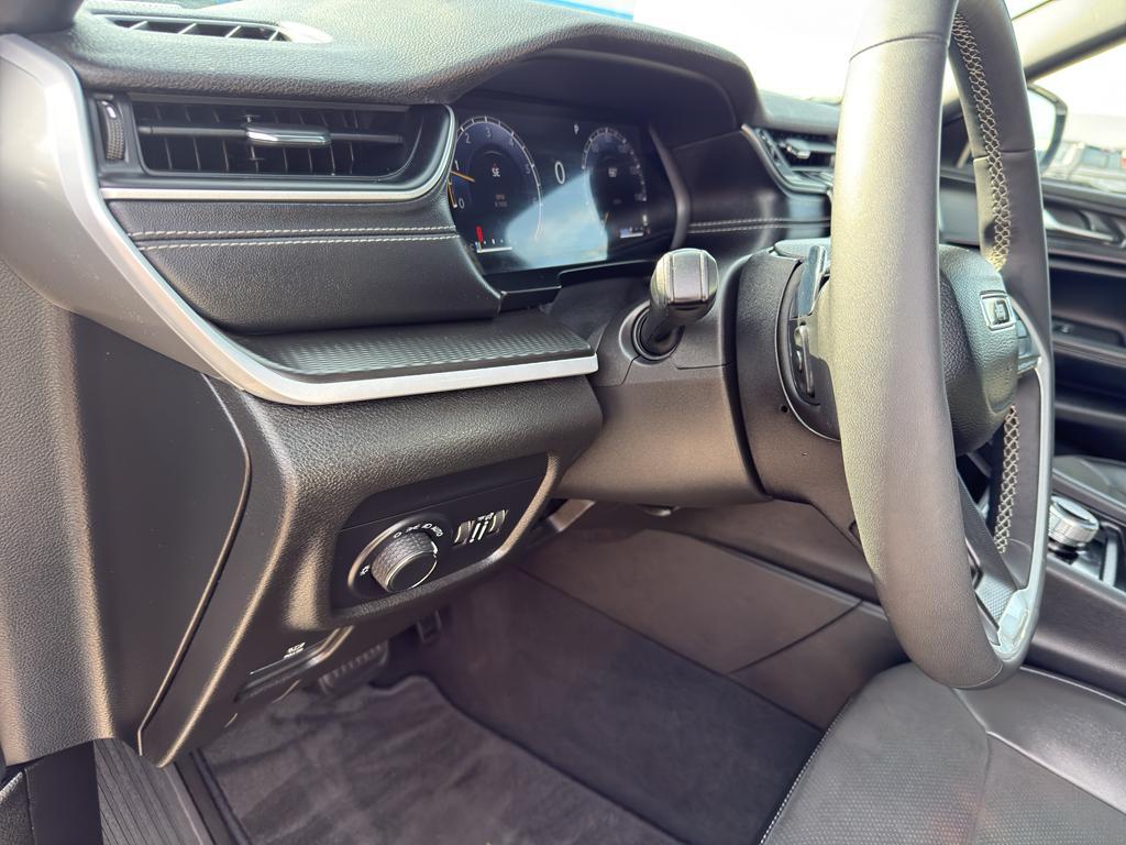 used 2024 Jeep Grand Cherokee car, priced at $34,295