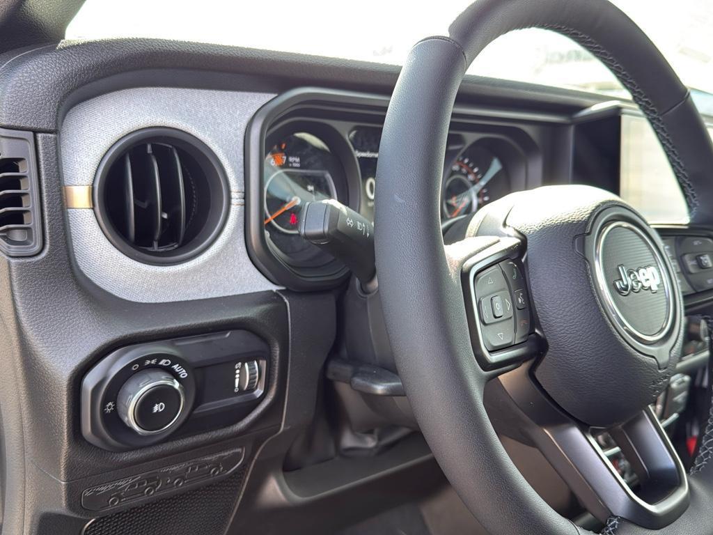 new 2025 Jeep Wrangler car, priced at $59,954