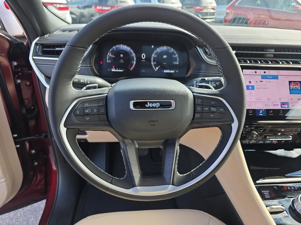 new 2025 Jeep Grand Cherokee car, priced at $49,525