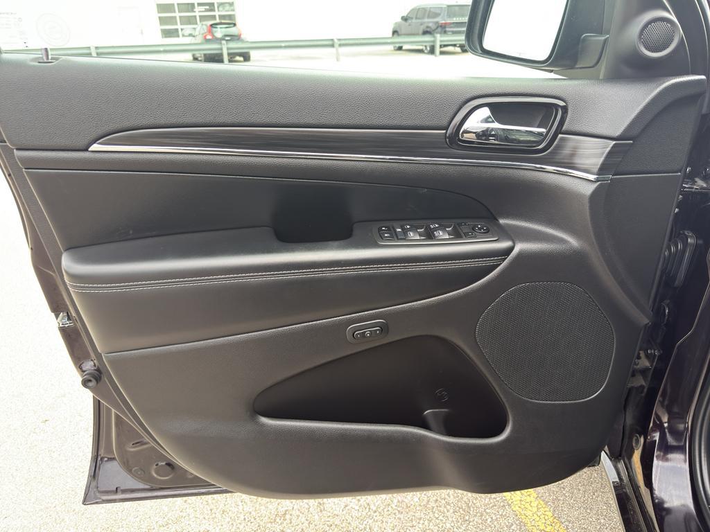 used 2021 Jeep Grand Cherokee car, priced at $31,795