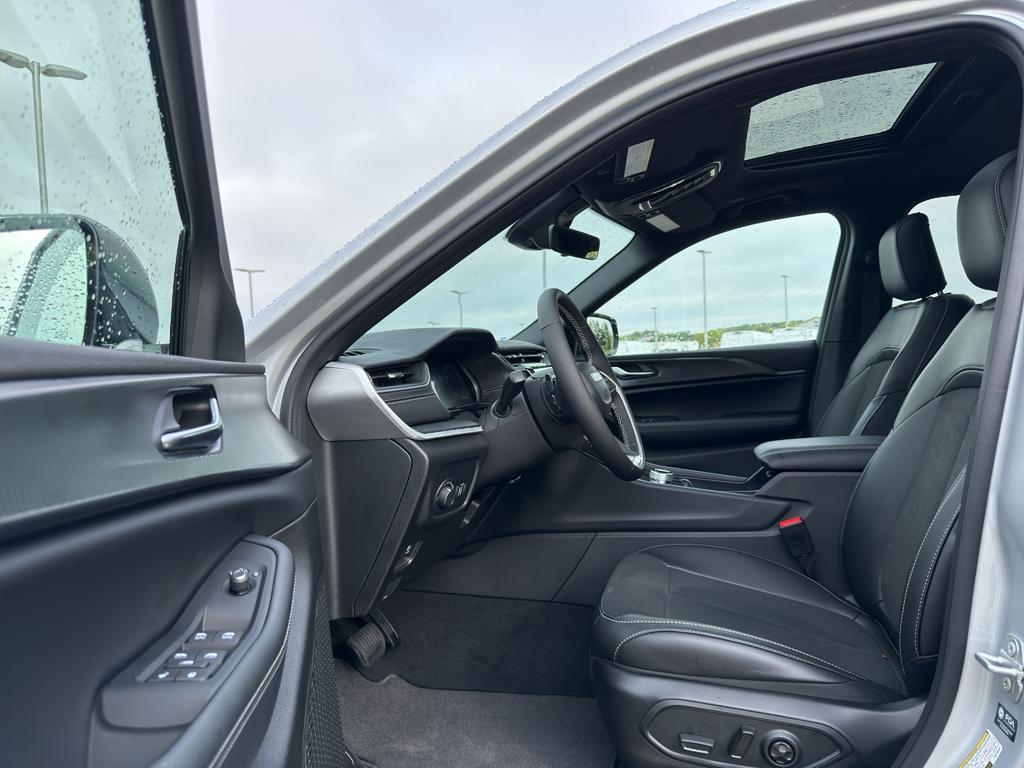 new 2025 Jeep Grand Cherokee L car, priced at $47,563