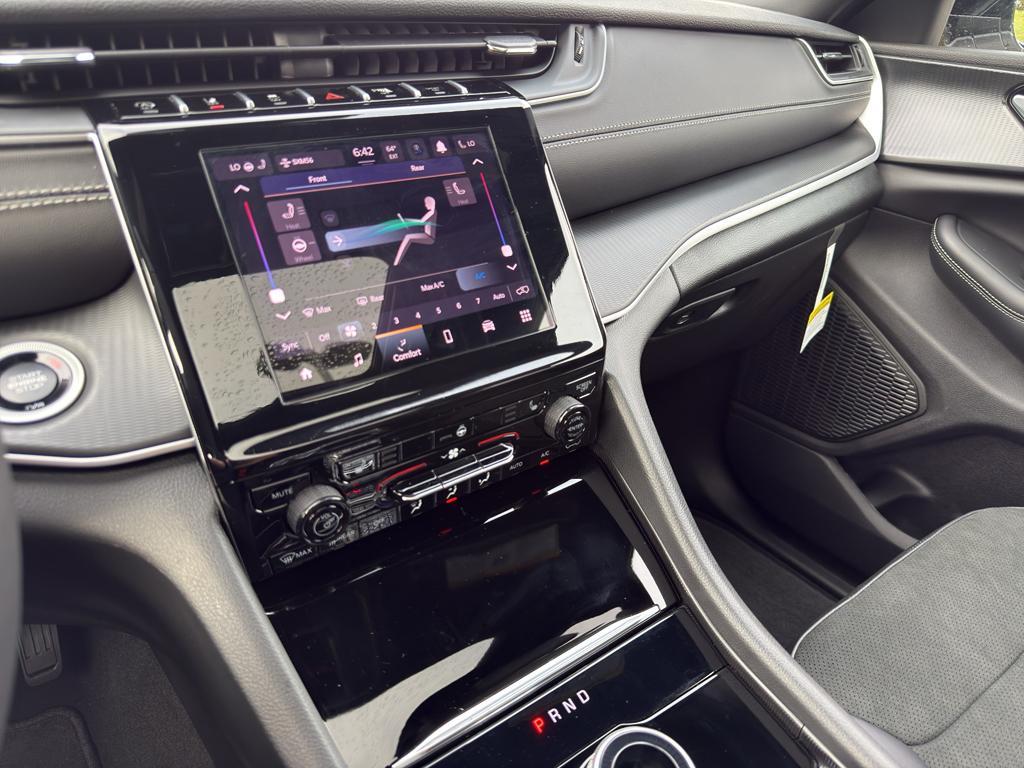 new 2025 Jeep Grand Cherokee L car, priced at $47,563