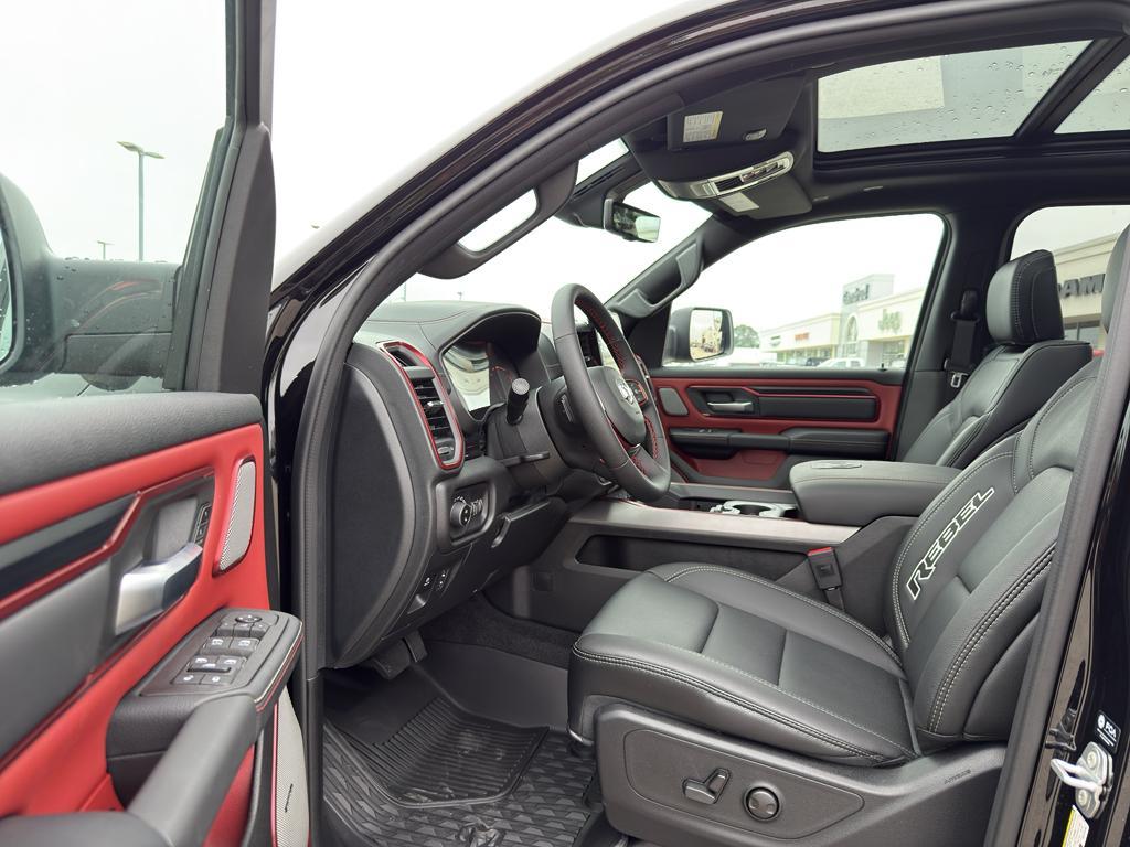 new 2025 Ram 1500 car, priced at $72,174
