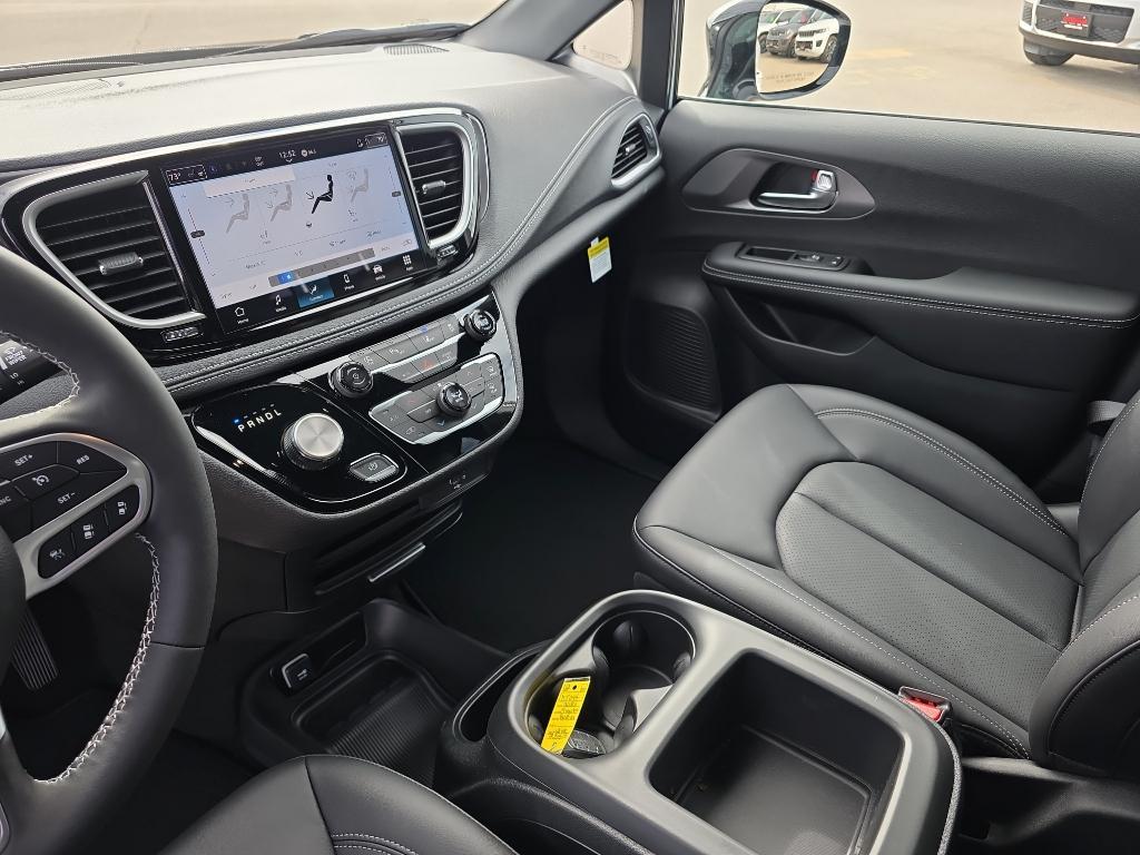 new 2026 Chrysler Pacifica car, priced at $42,792