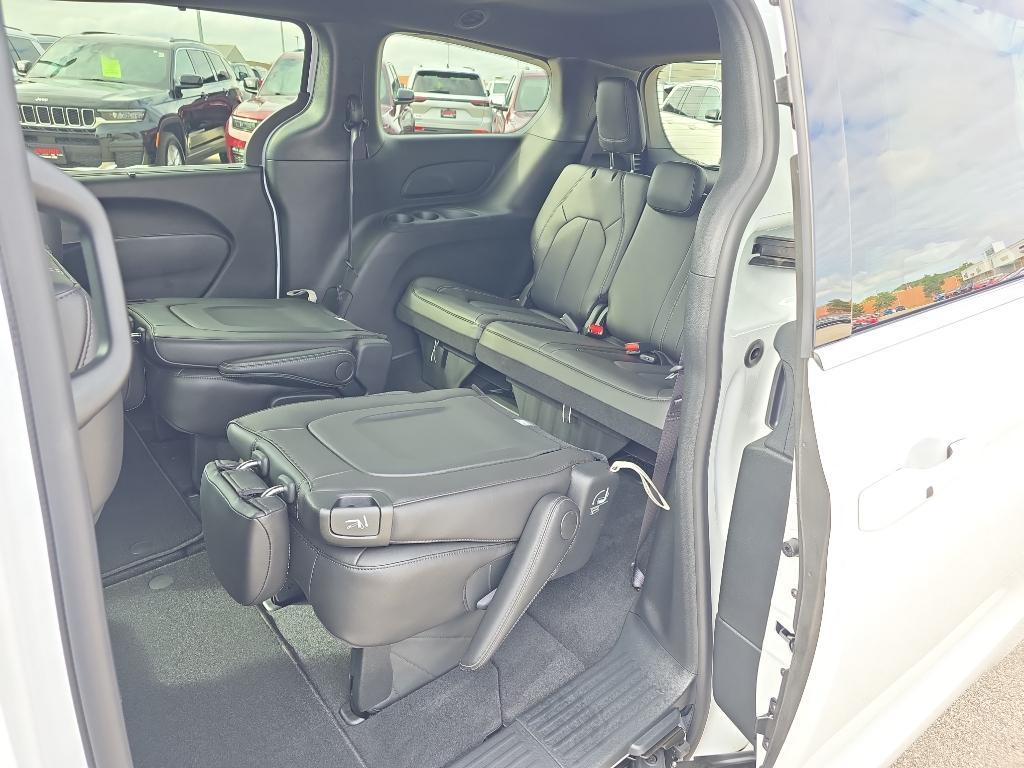 new 2026 Chrysler Pacifica car, priced at $42,792