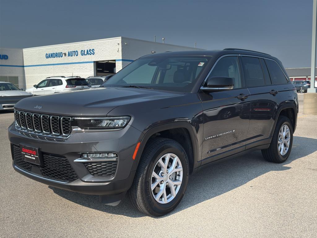 used 2022 Jeep Grand Cherokee car, priced at $34,995