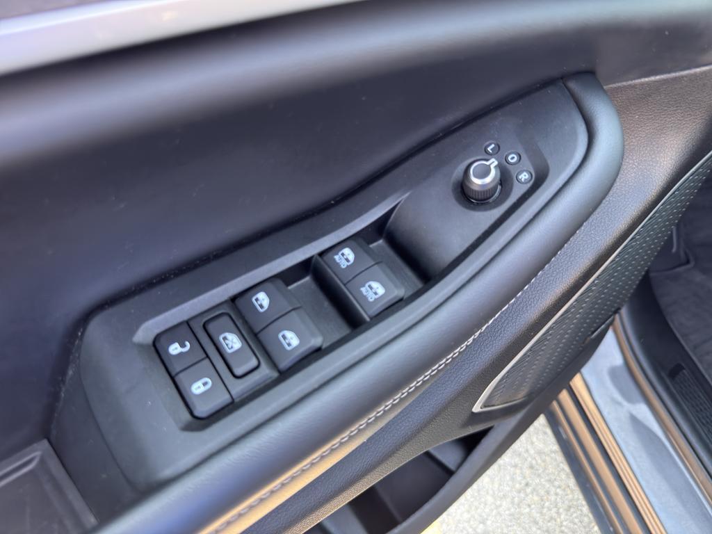 used 2022 Jeep Grand Cherokee car, priced at $34,995