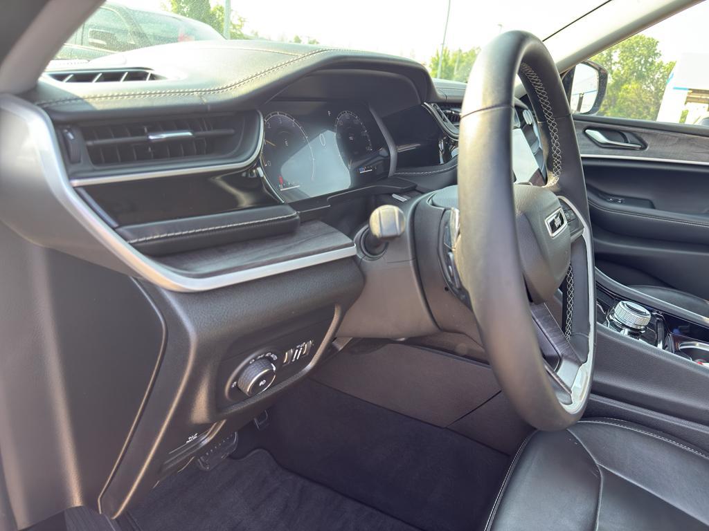 used 2022 Jeep Grand Cherokee car, priced at $34,995