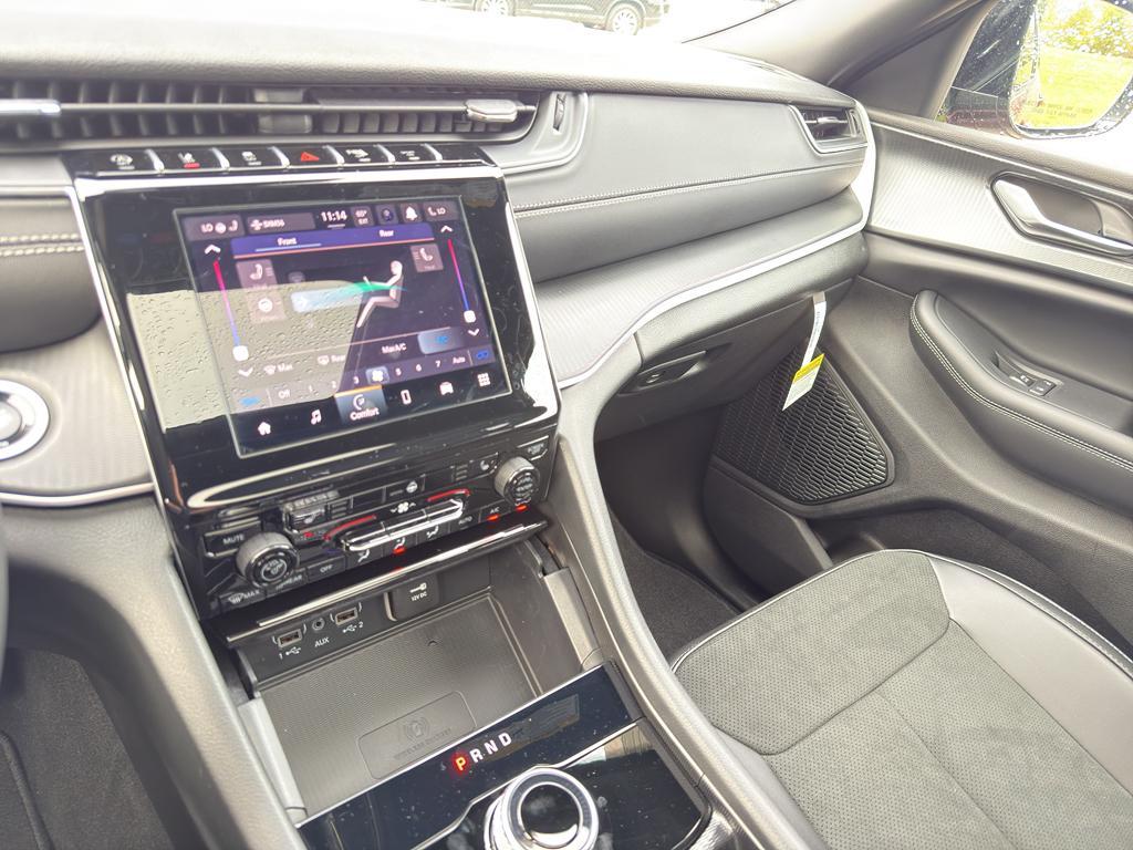new 2025 Jeep Grand Cherokee L car, priced at $45,063