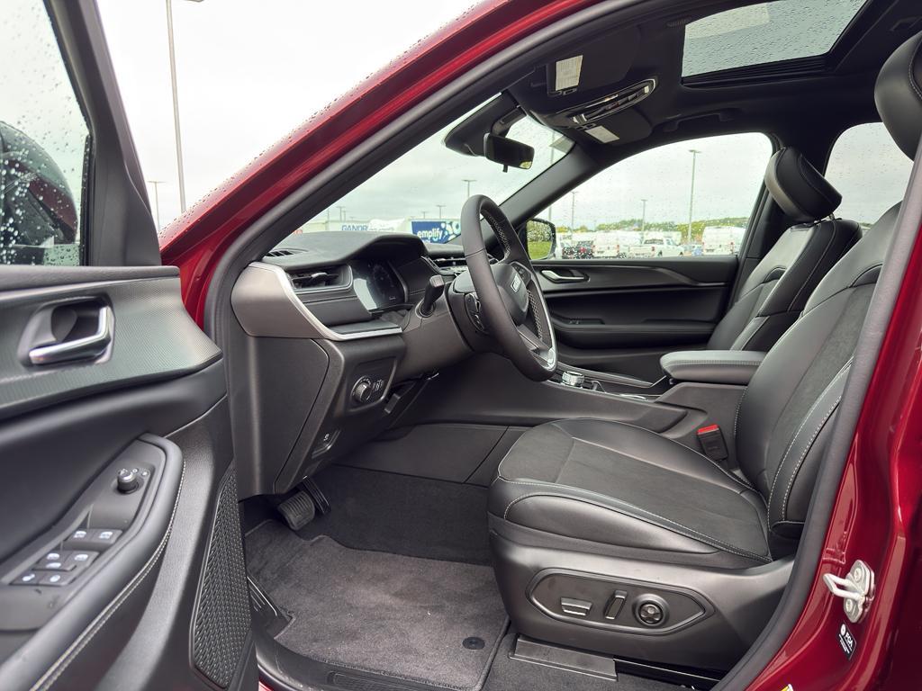 new 2025 Jeep Grand Cherokee L car, priced at $45,063