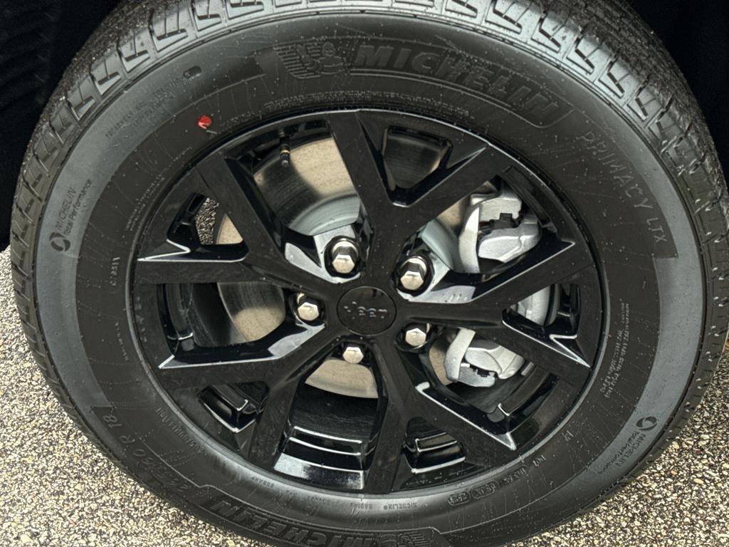 new 2025 Jeep Grand Cherokee L car, priced at $45,063