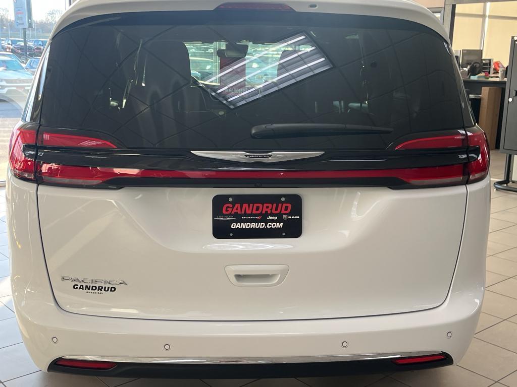 new 2025 Chrysler Pacifica car, priced at $42,999